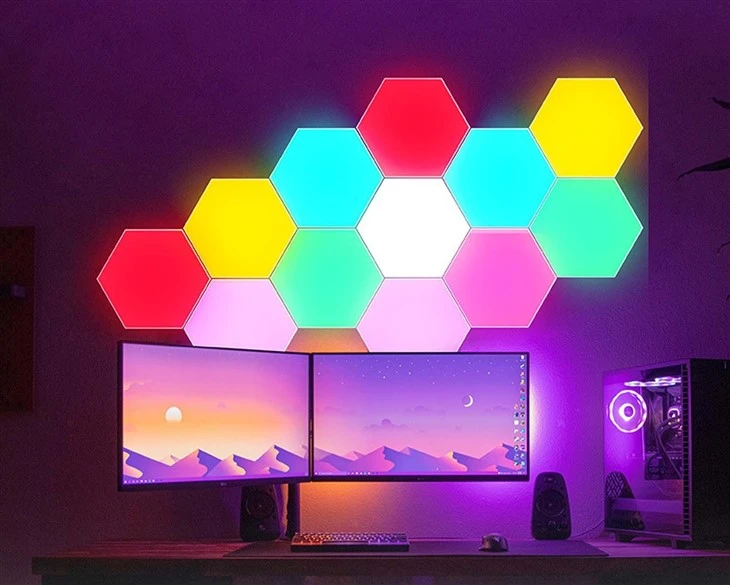 Quantum Atmosphere Hexagon Wall Lamp